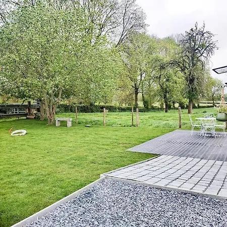 Holiday home Le Lodge, Entre Calme Et Confort Gommegnies